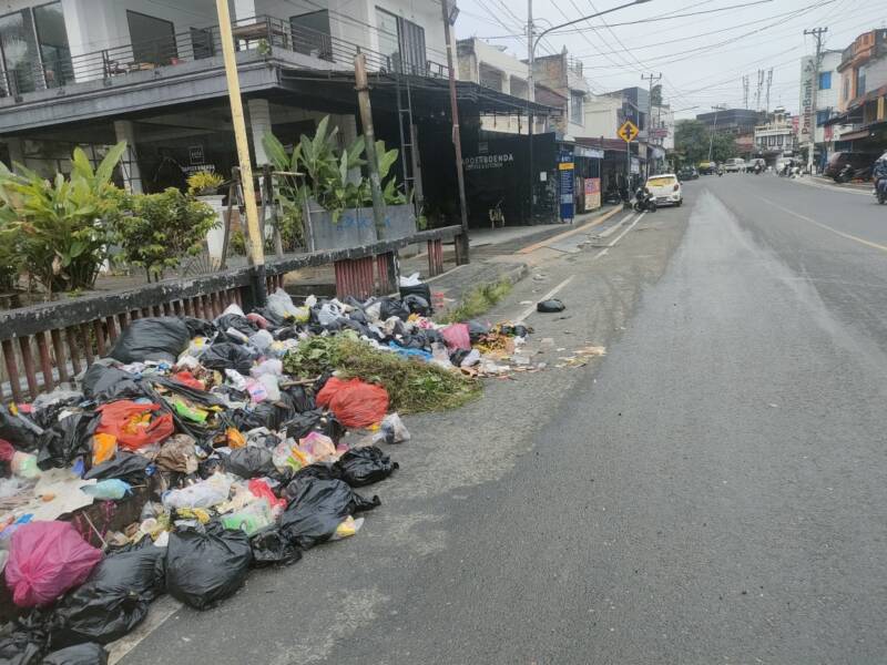 Pengelolaan Sampah Buruk, Wali Kota Sungai Penuh Alfin Diminta Copot ...